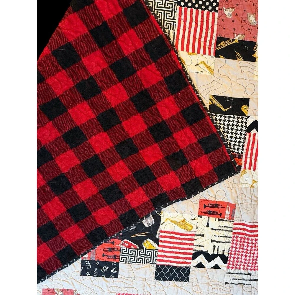 Red Silver Black Handmade Stadium Quilt Minkie Buffalo Plaid Back Band Bulldogs